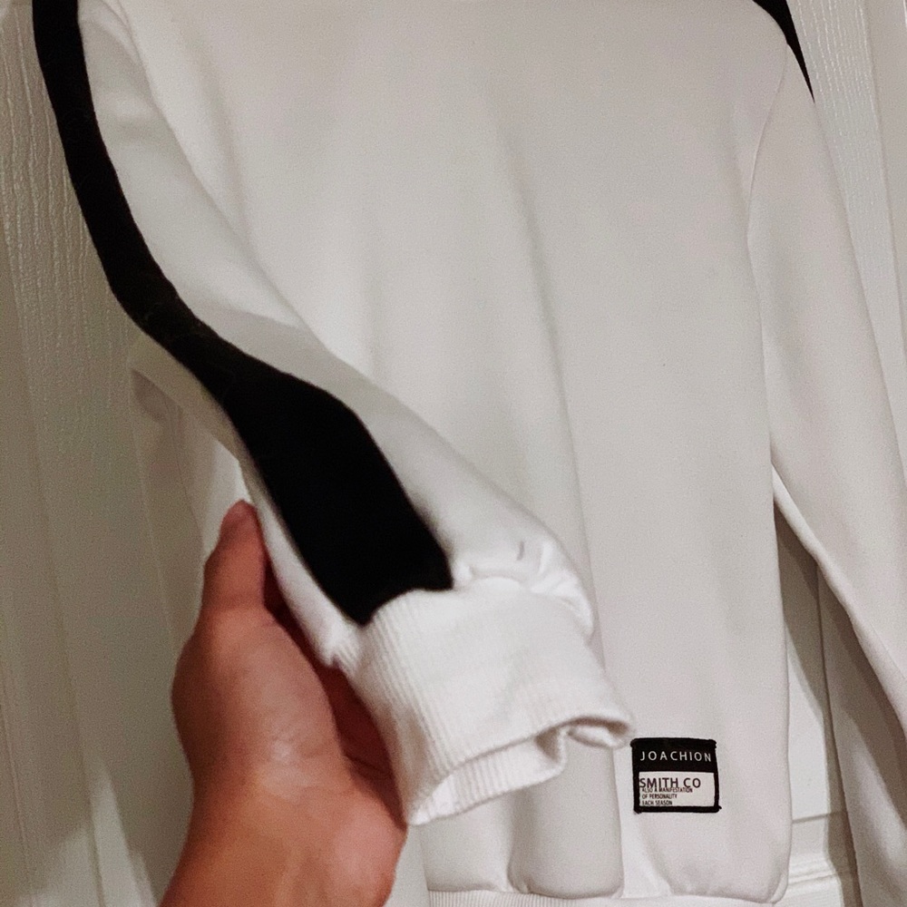 Long sleeve pullover